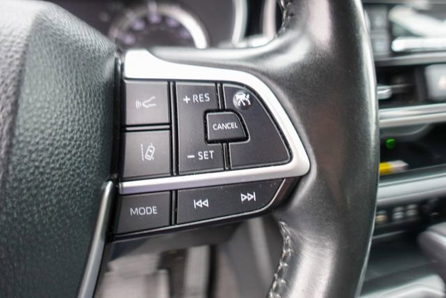 Certified 2023 Toyota Highlander XLE image 15