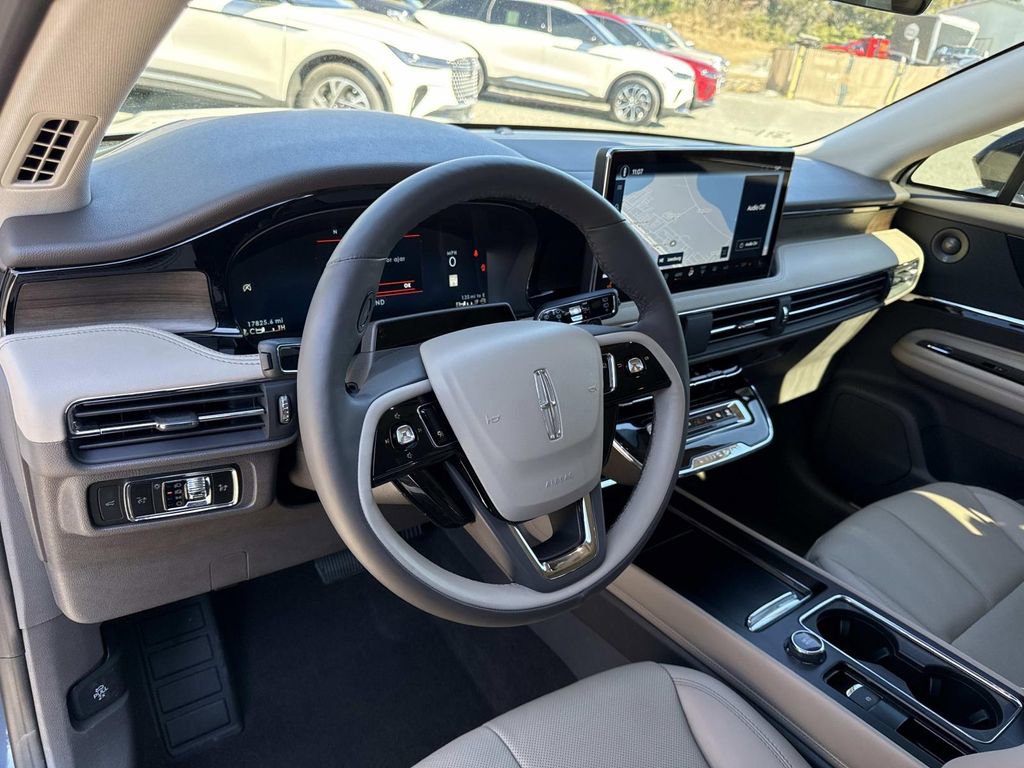 Used 2023 Lincoln Corsair Reserve w/ Equipment Group 202A image 34