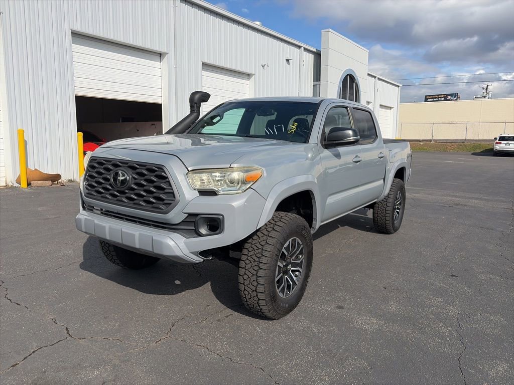 Used 2021 Toyota Tacoma TRD Off-Road image 3
