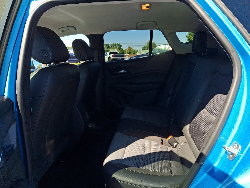 Used 2025 Chevrolet Trax LT FWD image 10