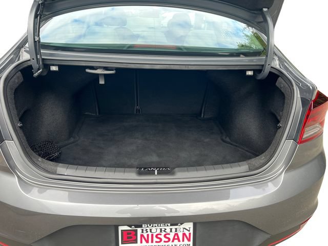 Used 2020 Hyundai Elantra SE w/ Cargo Package (C1) FWD image 18