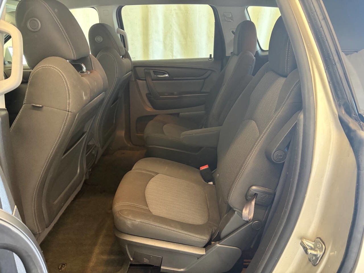 Used 2014 Chevrolet Traverse LT FWD image 16