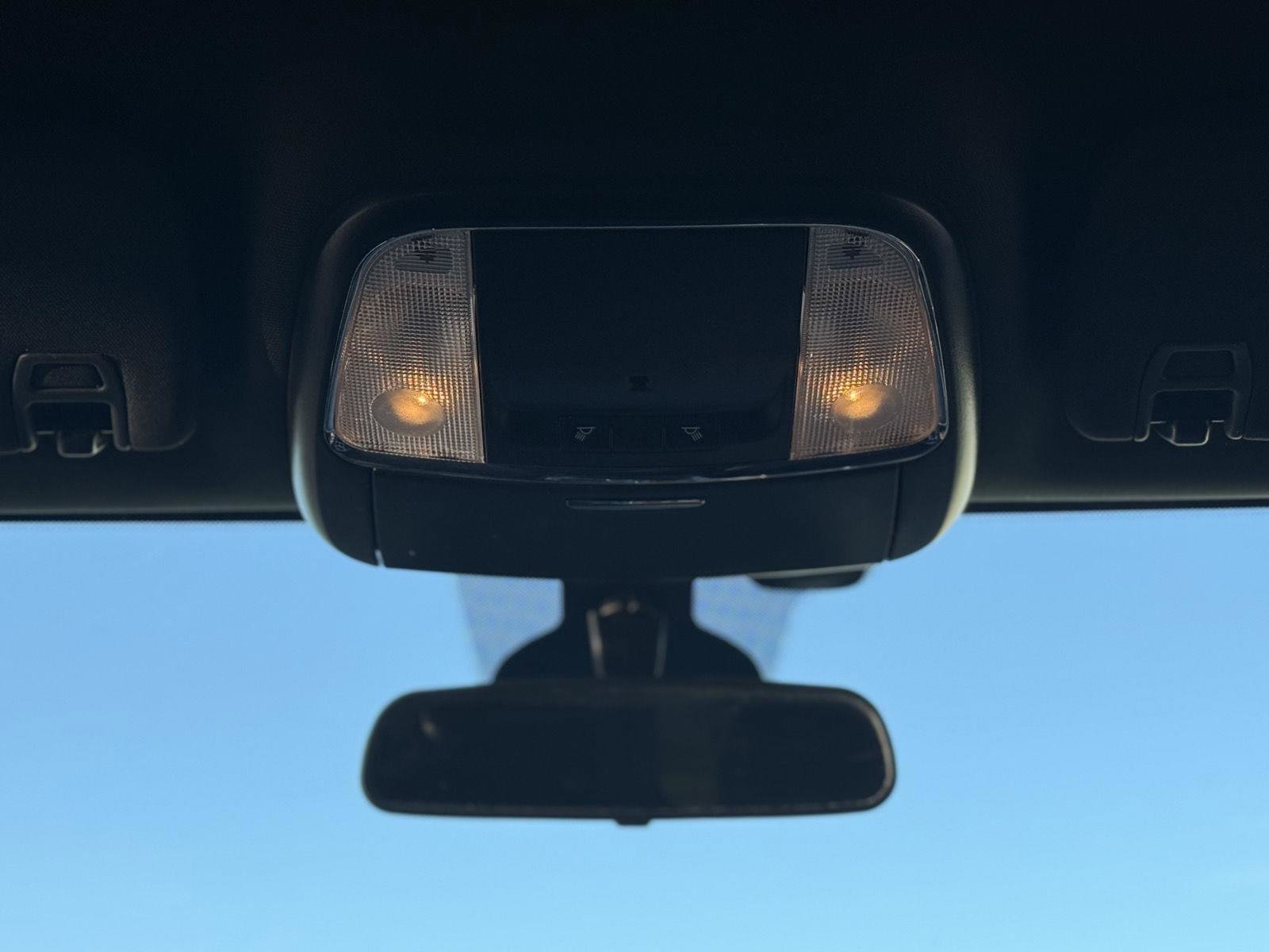 Used 2018 Jeep Grand Cherokee Laredo image 22