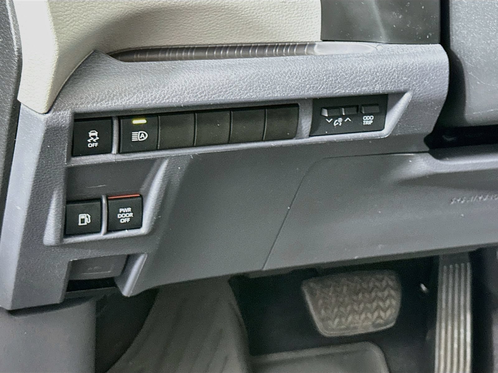 Used 2022 Toyota Sienna Limited AWD/4WD image 10