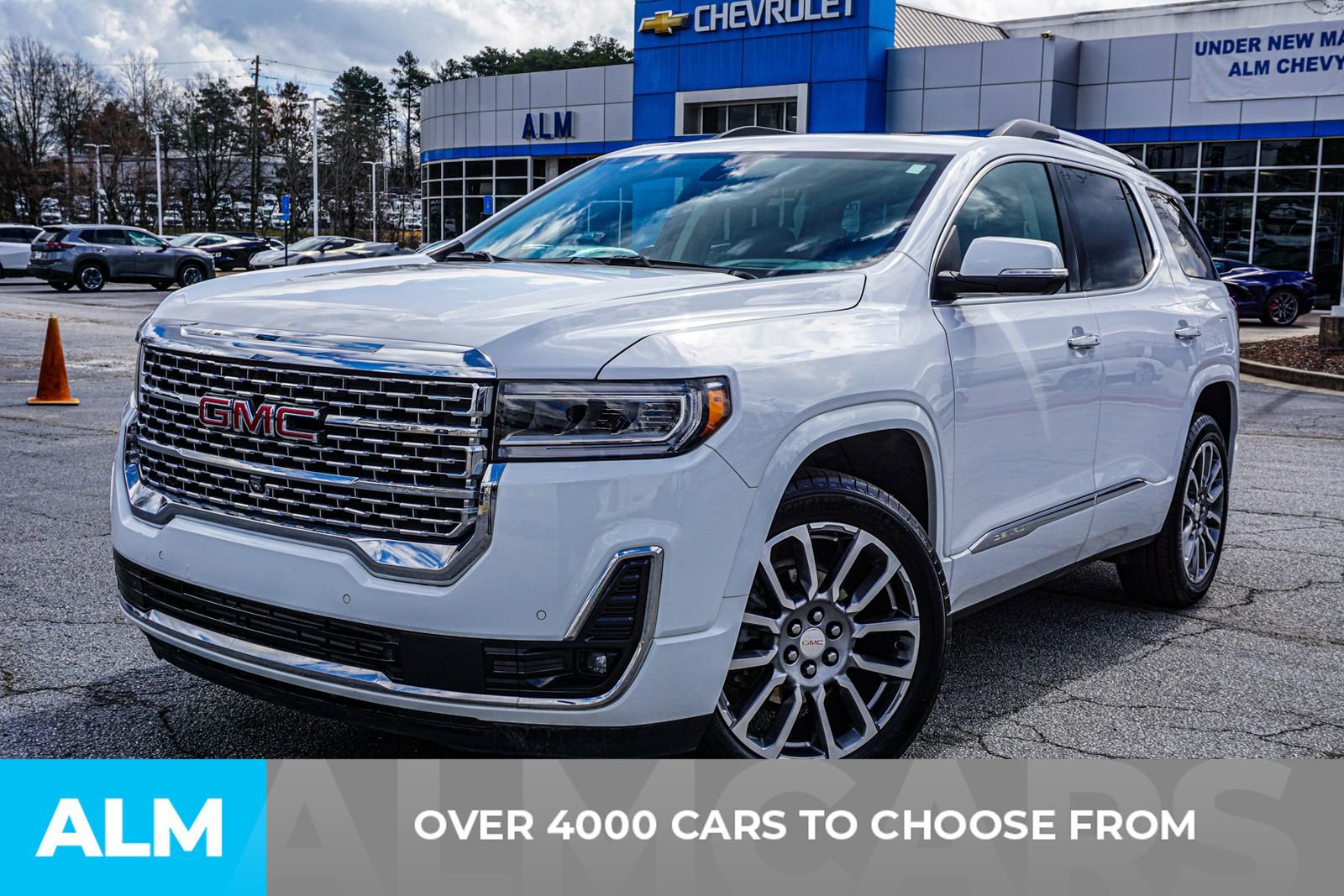 Used 2023 GMC Acadia Denali w/ Denali Ultimate Package image 3