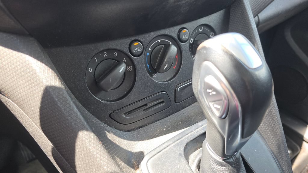 Used 2017 Ford Transit Connect XL FWD image 18