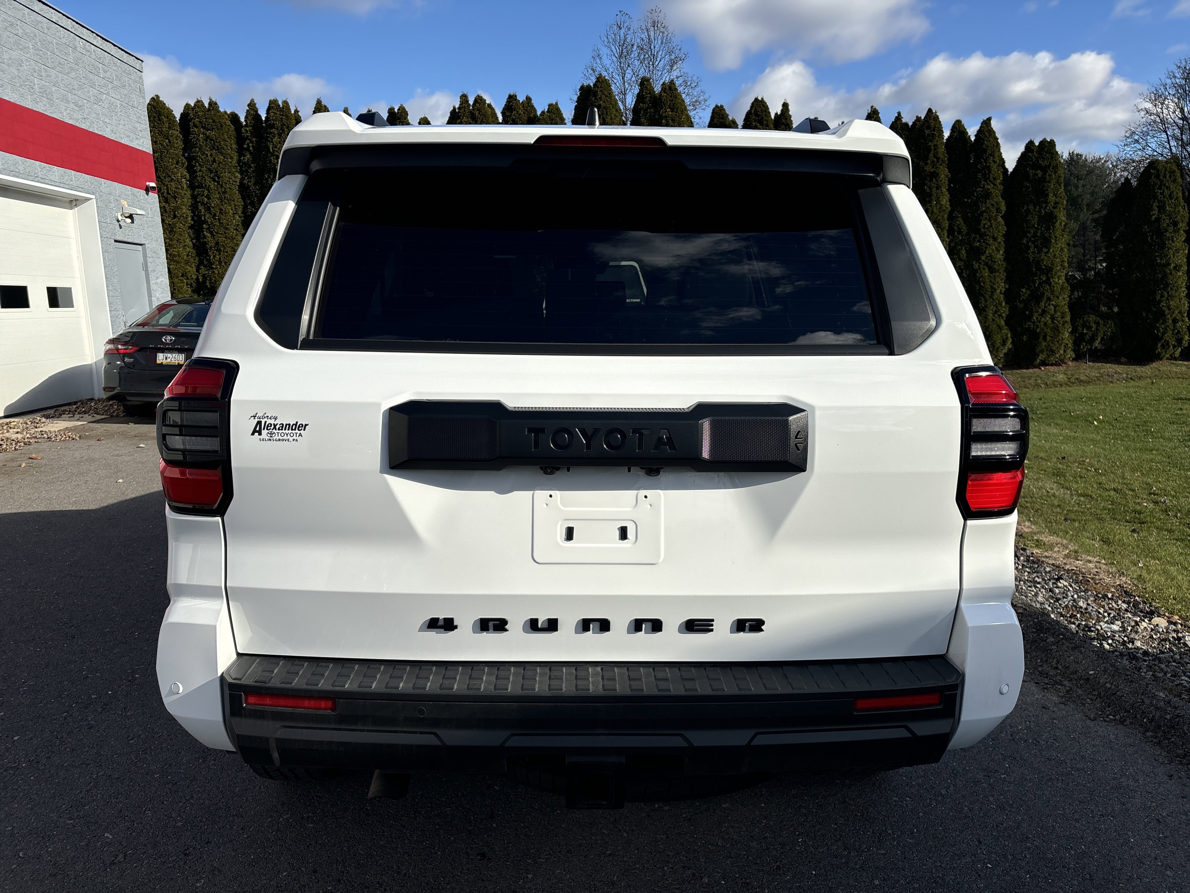 Used 2025 Toyota 4Runner TRD Off-Road Premium image 4