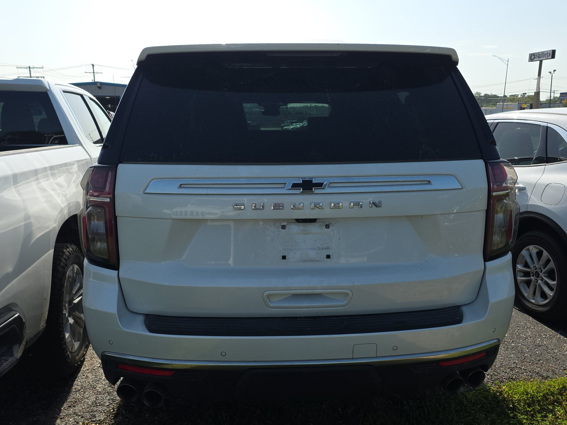 Used 2023 Chevrolet Suburban High Country AWD/4WD image 5