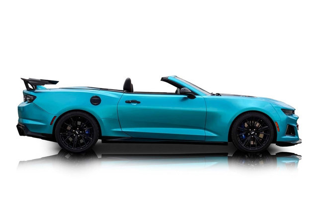 Used 2019 Chevrolet Camaro ZL1 RWD image 2