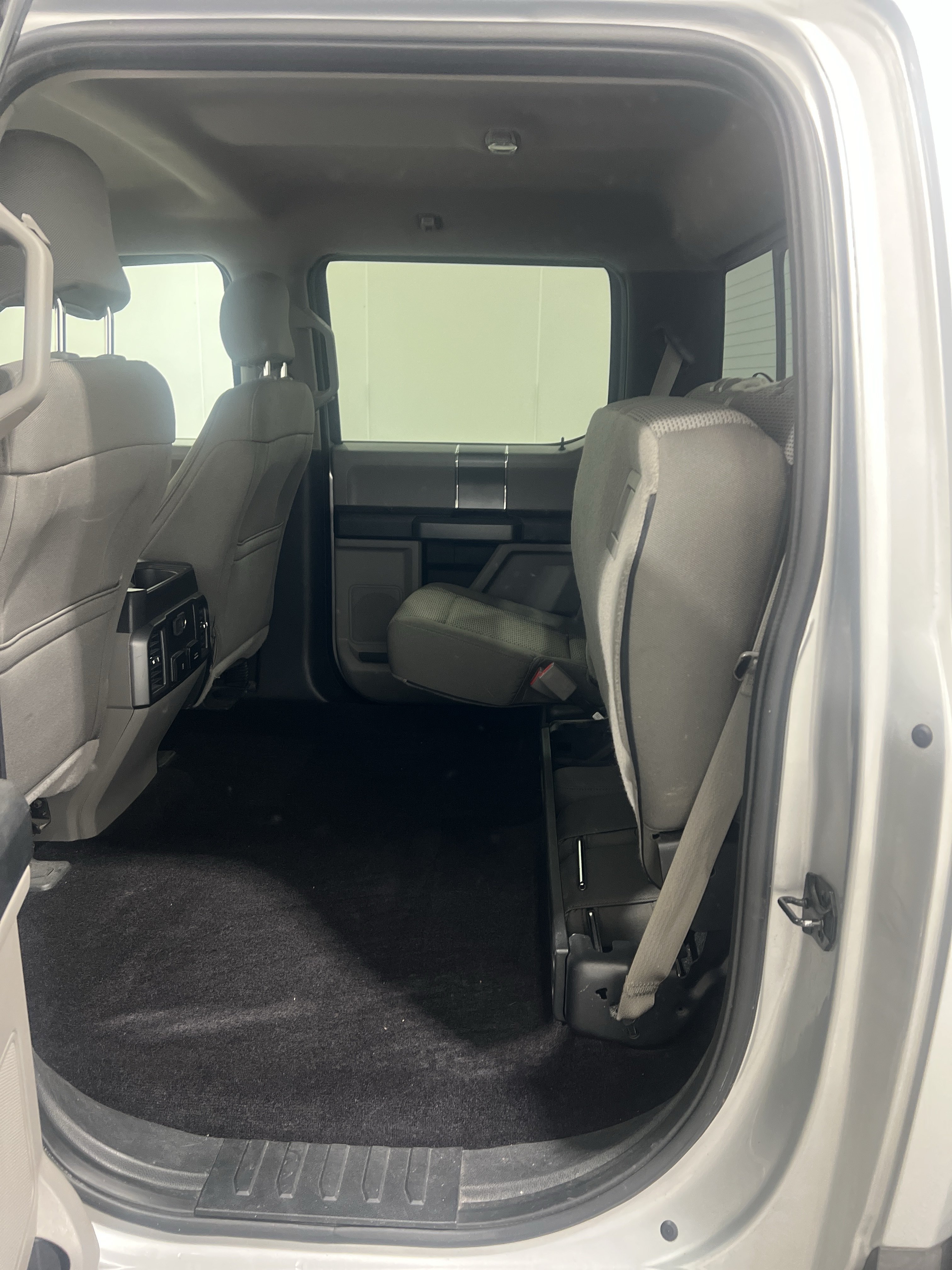Used 2017 Ford F150 XLT w/ Equipment Group 302A Luxury AWD/4WD image 15