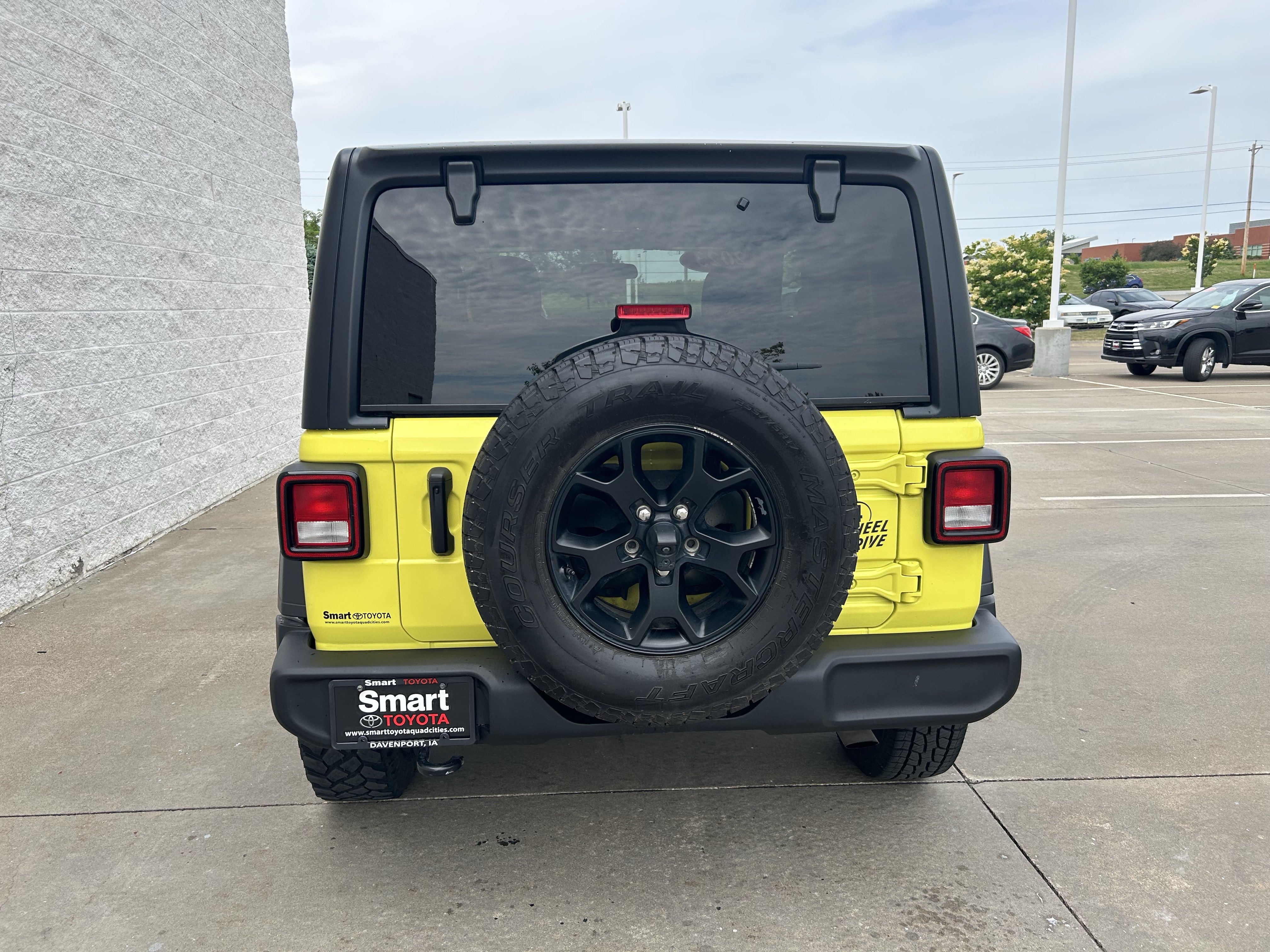 Used 2023 Jeep Wrangler Sport AWD/4WD image 5