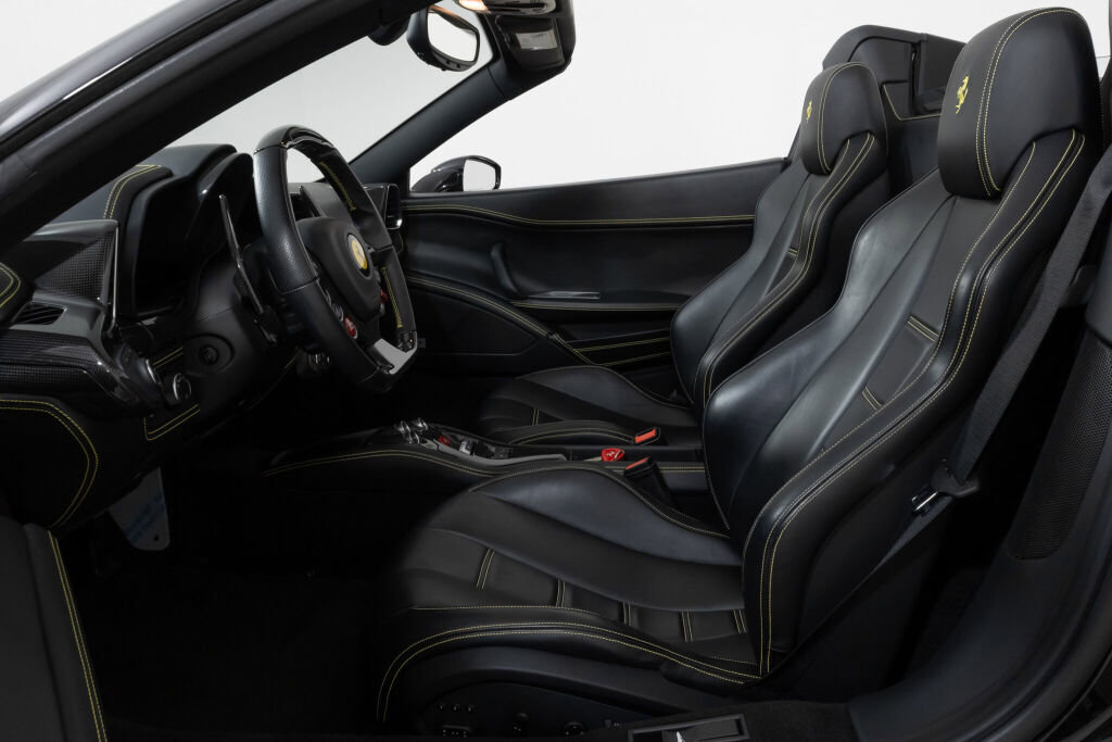 Used 2015 Ferrari 458 Spider RWD image 4