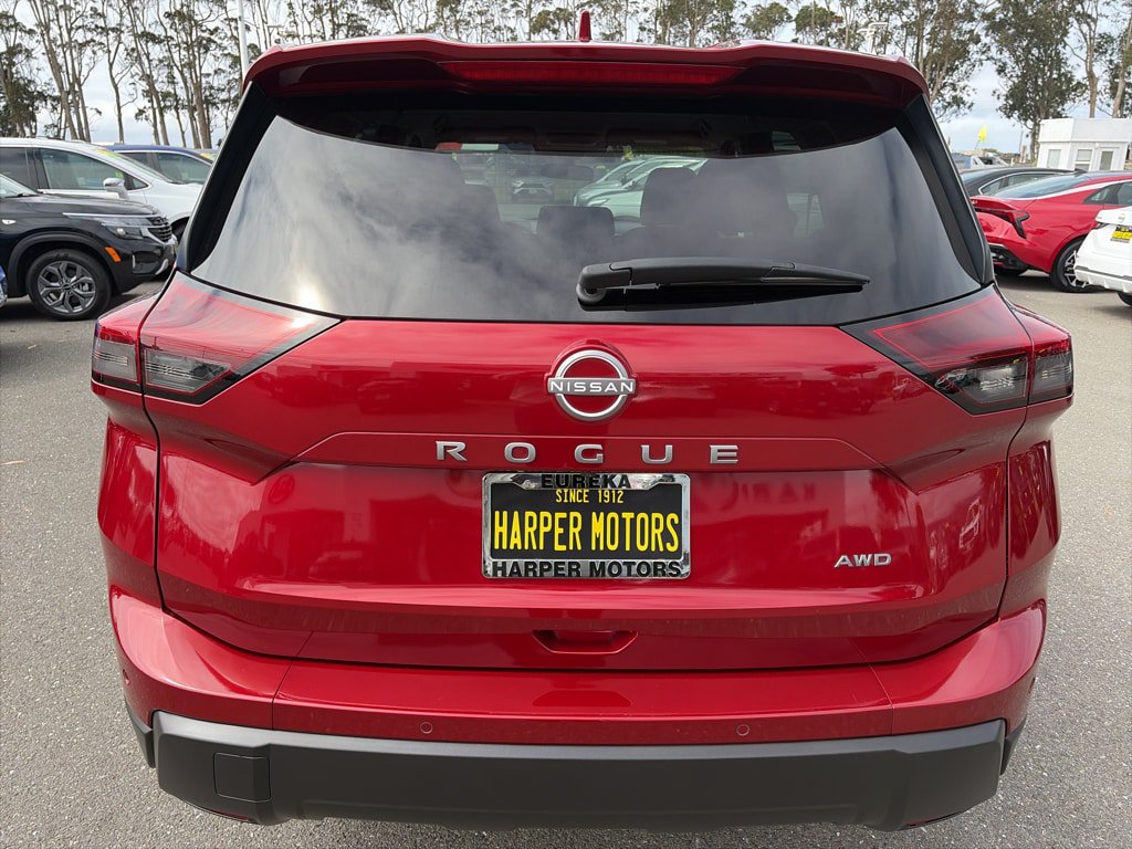 Used 2025 Nissan Rogue SV AWD/4WD image 4