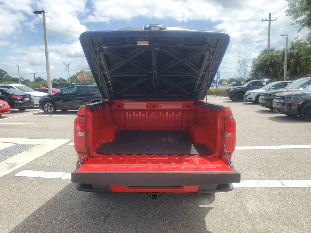Used 2018 Chevrolet Colorado Z71 AWD/4WD image 11