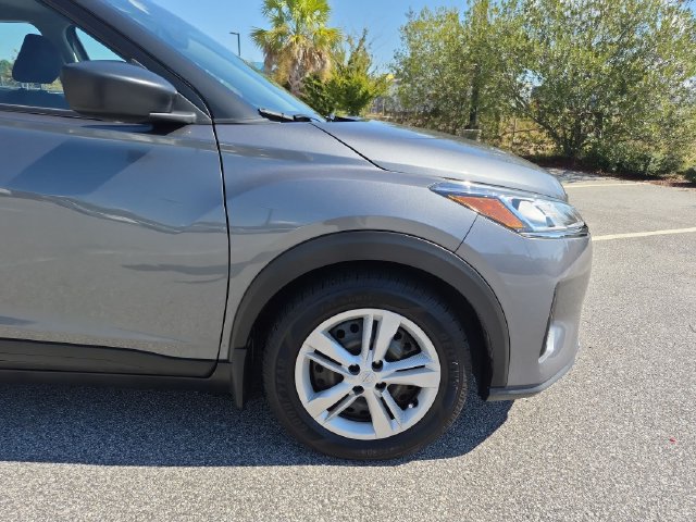 Certified 2021 Nissan Kicks S FWD image 11