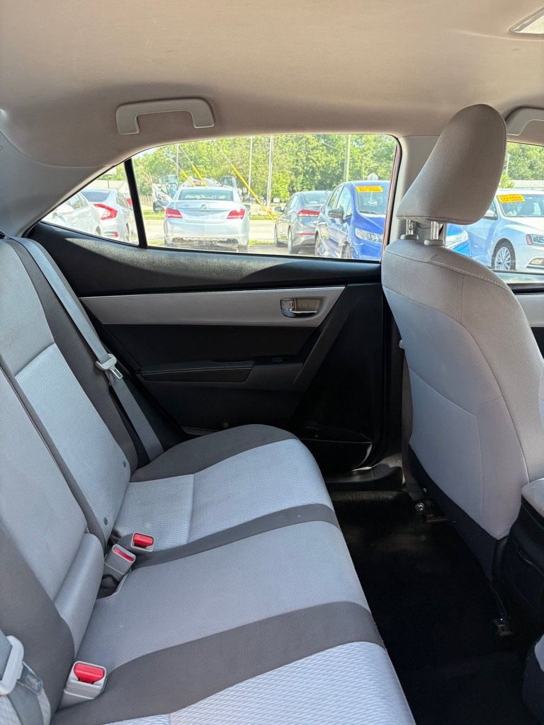 Used 2017 Toyota Corolla LE FWD image 11