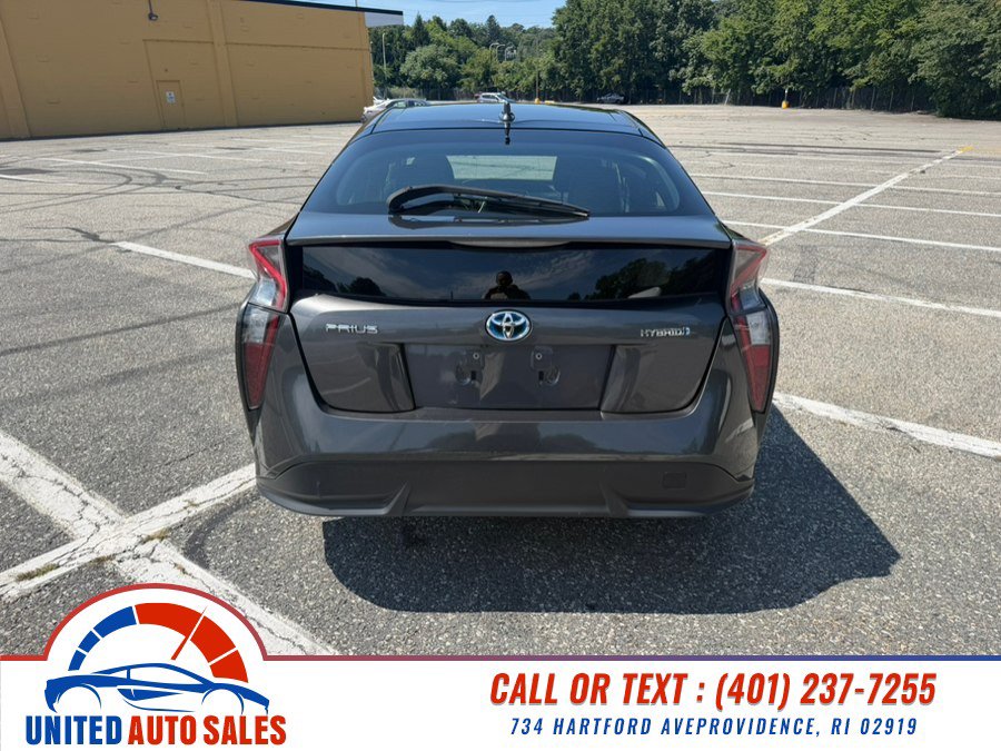 Used 2016 Toyota Prius Four FWD image 4