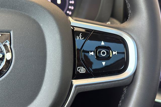 Certified 2025 Volvo XC60 B5 Plus AWD/4WD image 26