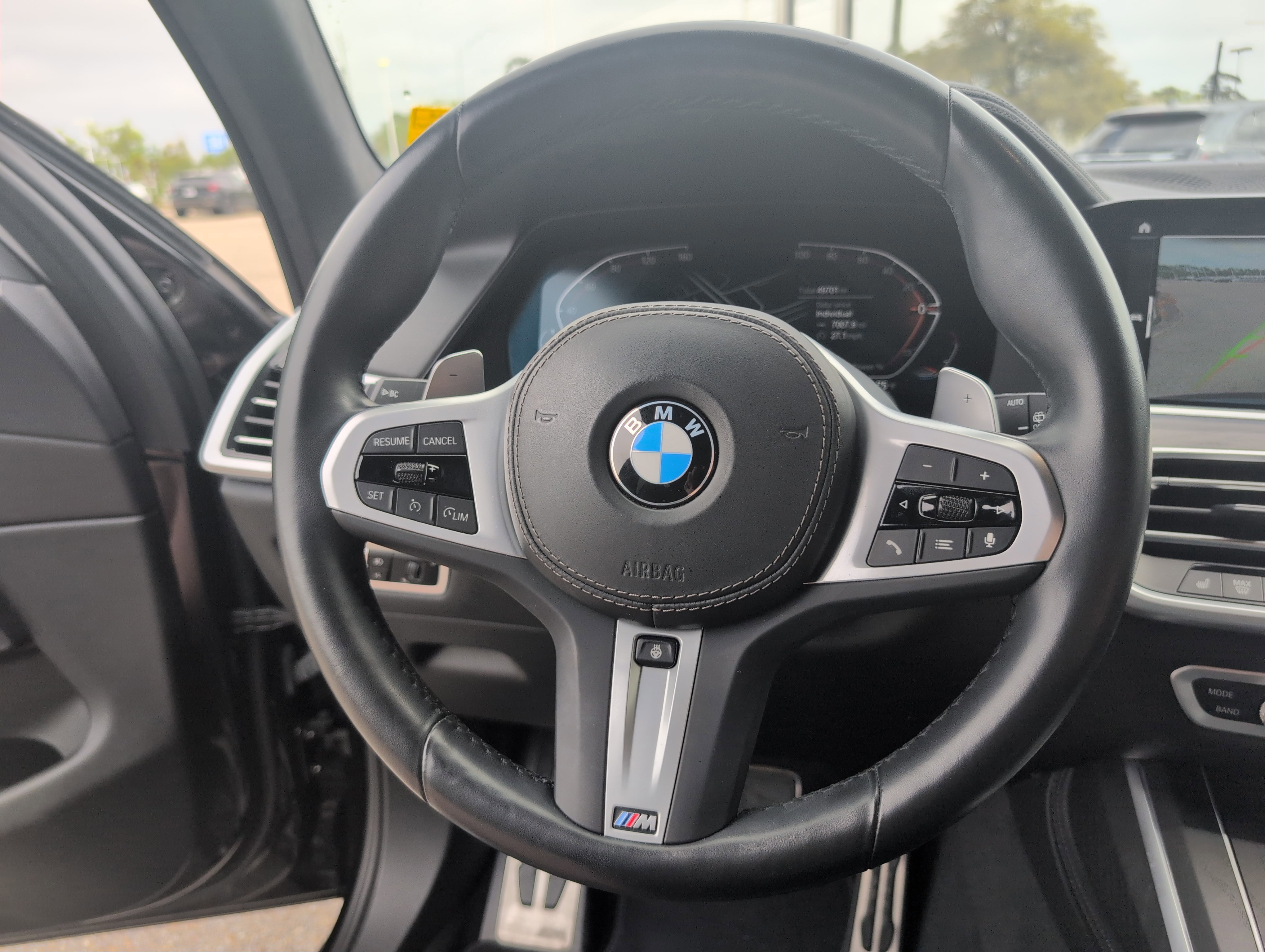 Used 2022 BMW X7 xDrive40i w/ M Sport Package AWD/4WD image 24