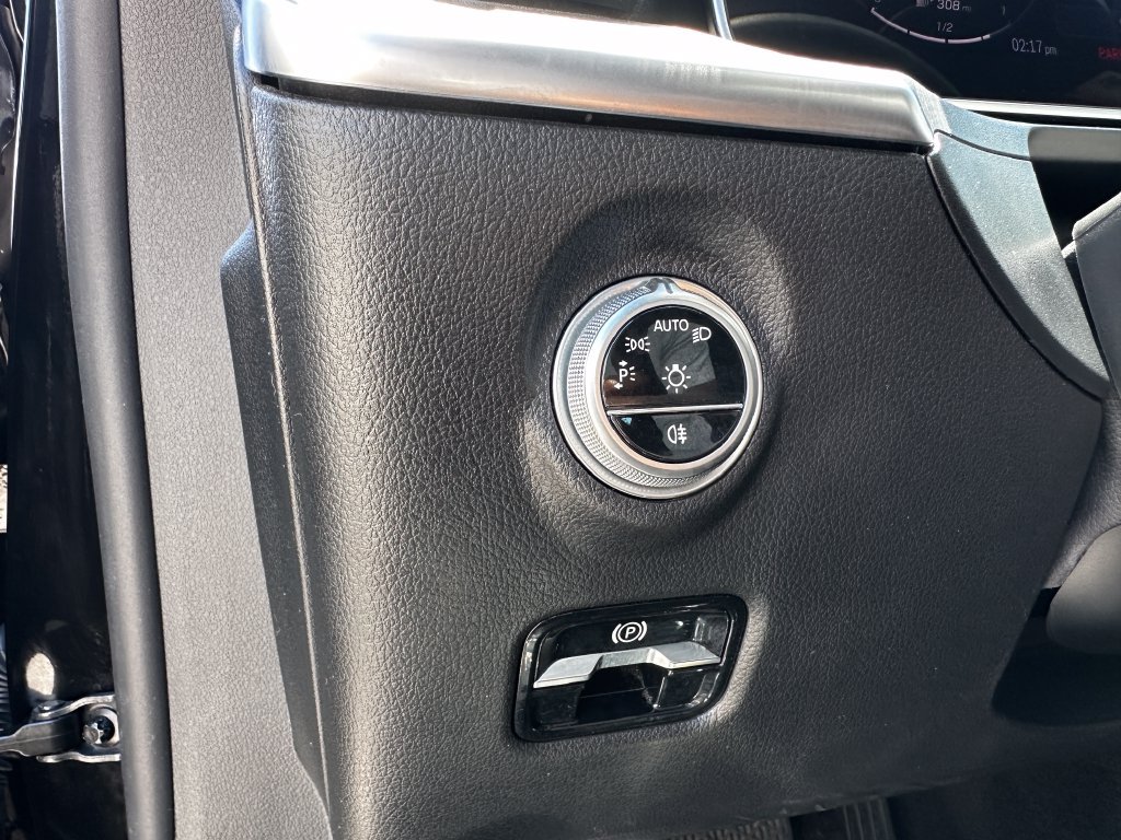 Certified 2025 Mercedes-Benz C 300 4MATIC Sedan image 36