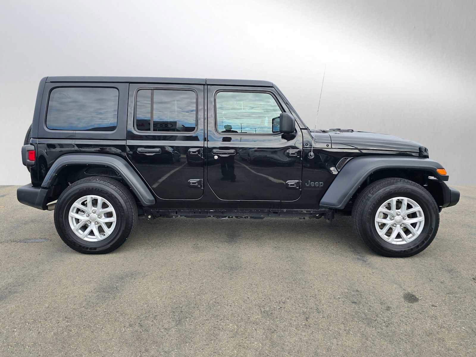 Used 2023 Jeep Wrangler Sport S image 2