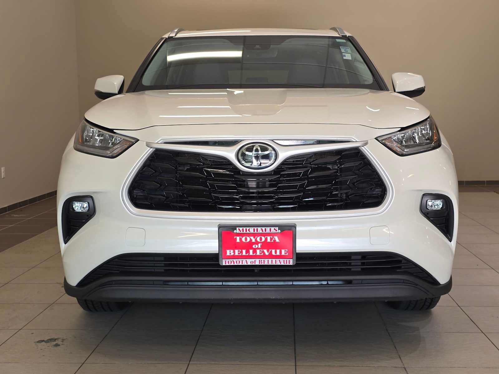 Certified 2020 Toyota Highlander XLE AWD/4WD image 6