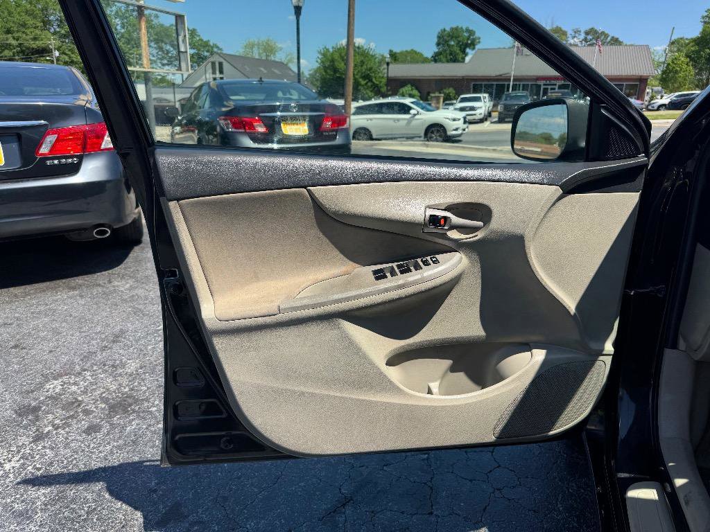 Used 2011 Toyota Corolla LE FWD image 11