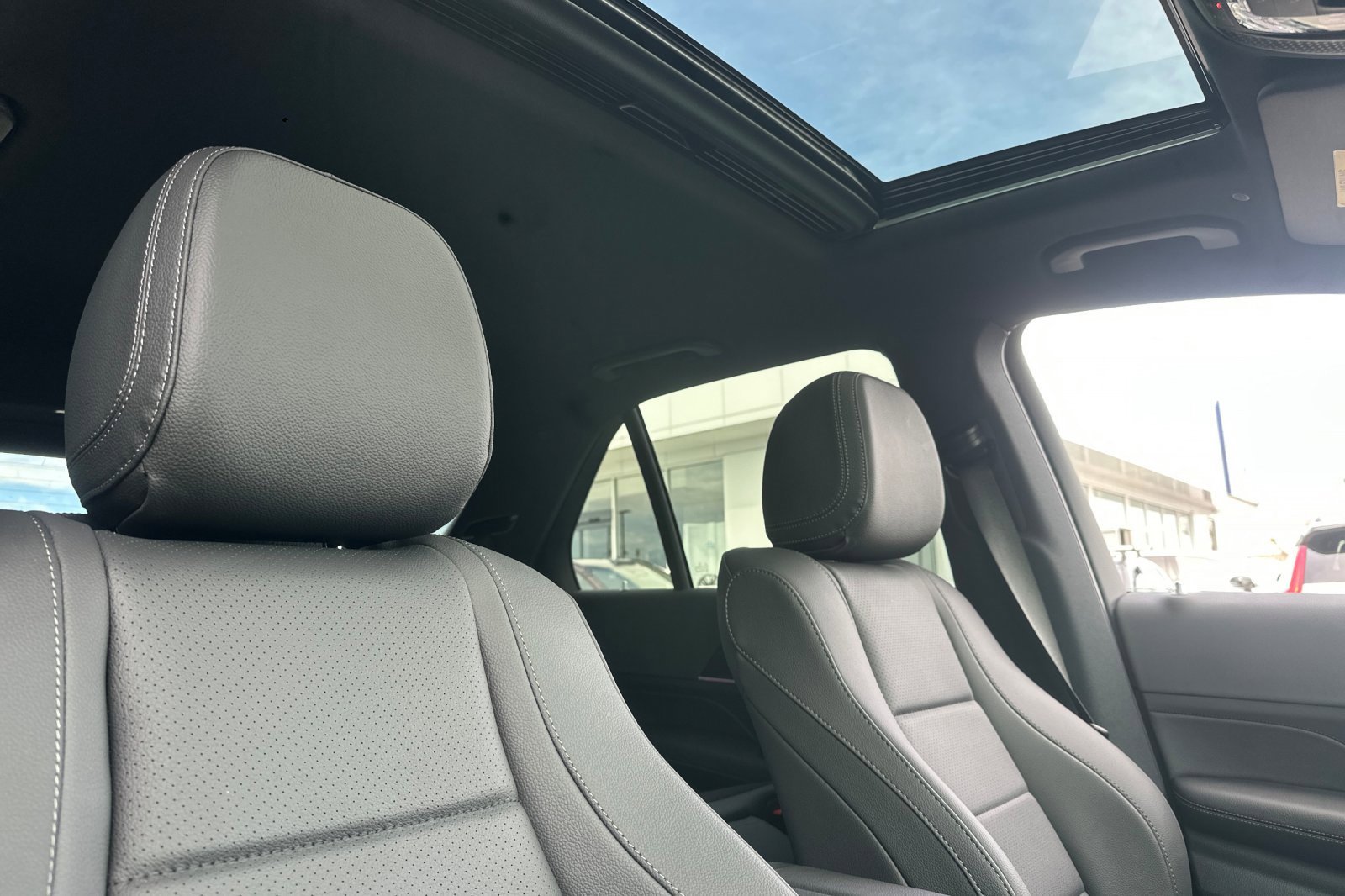 Used 2025 Mercedes-Benz GLE 350 4MATIC image 14