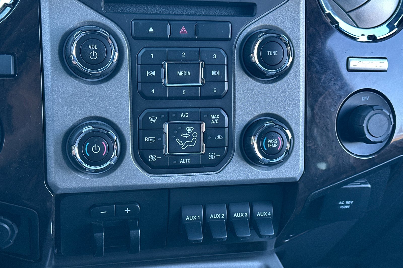 Used 2015 Ford F250 Platinum w/ FX4 Off-Road Package image 18