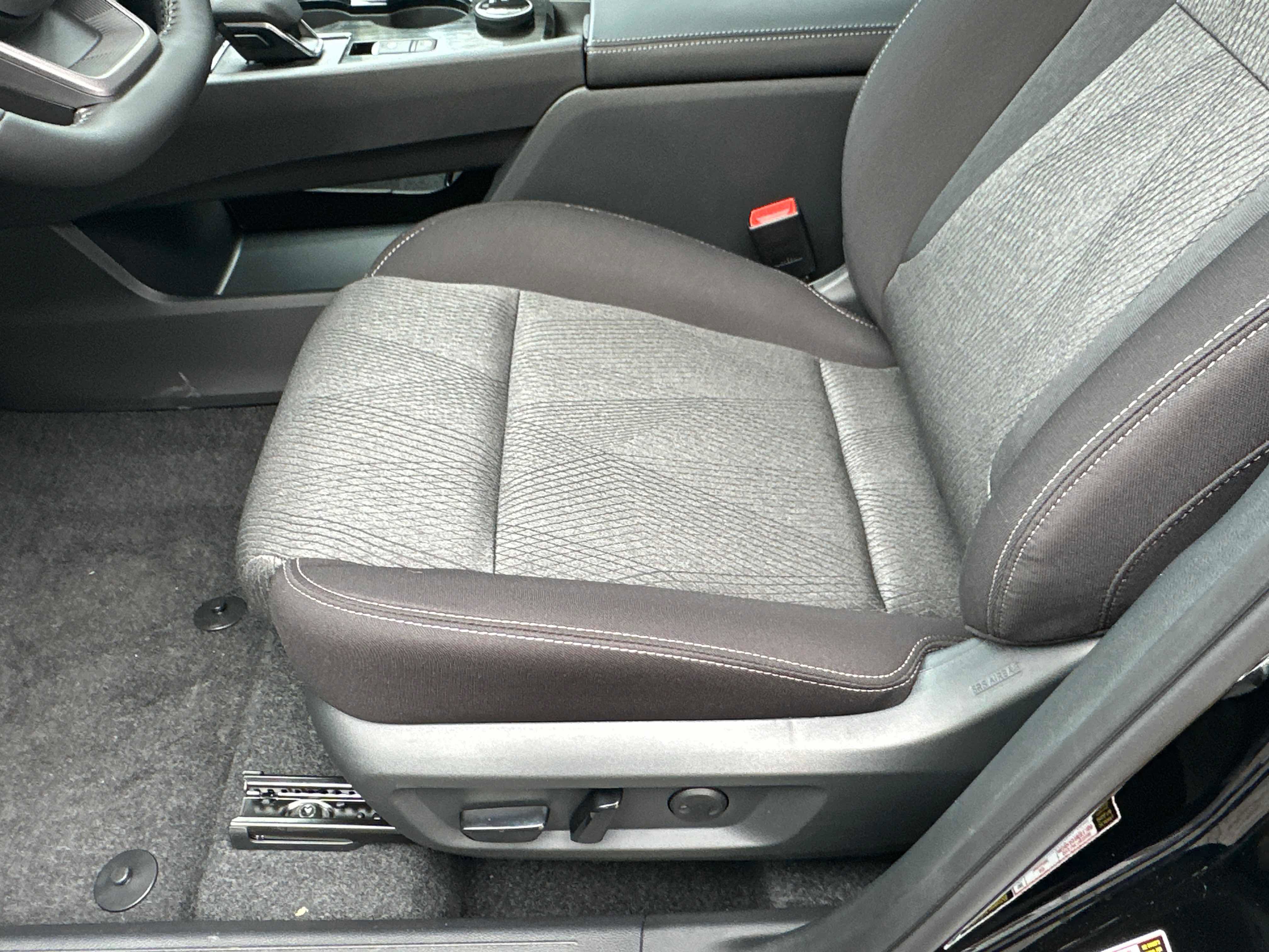 New 2026 Nissan Rogue SV AWD/4WD image 23