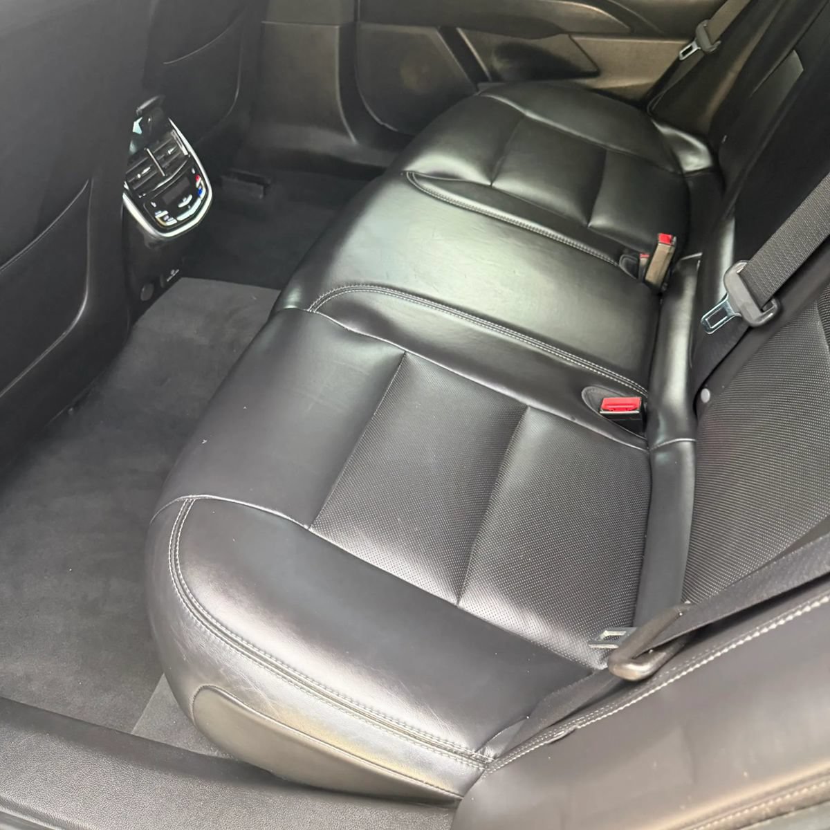 Used 2013 Cadillac XTS Premium FWD image 13