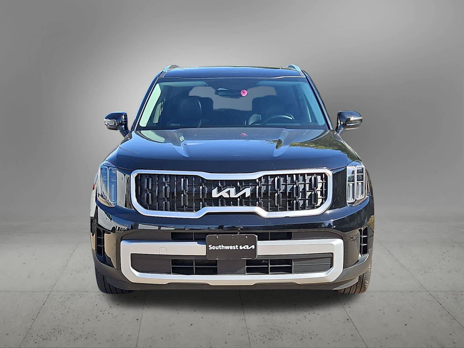 Certified 2025 Kia Telluride EX w/ EX Captain's Chair Package FWD image 8