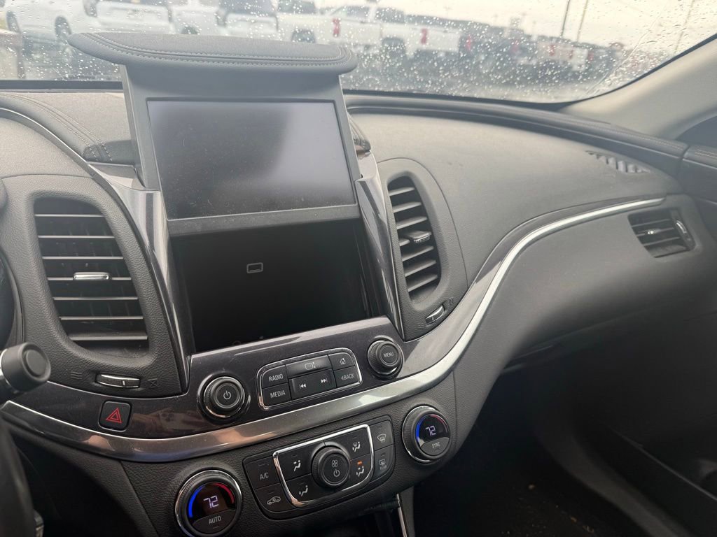 Used 2017 Chevrolet Impala LT w/ Convenience Package FWD image 14