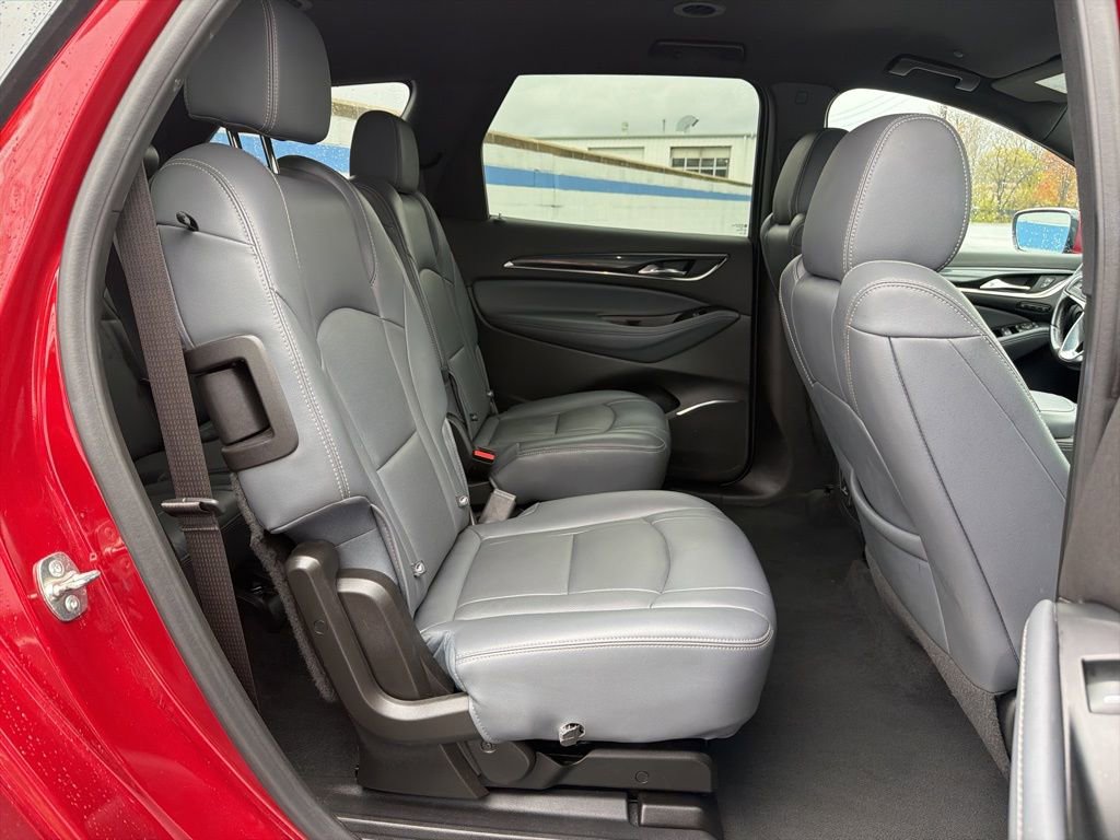 Used 2024 Buick Enclave Premium image 24