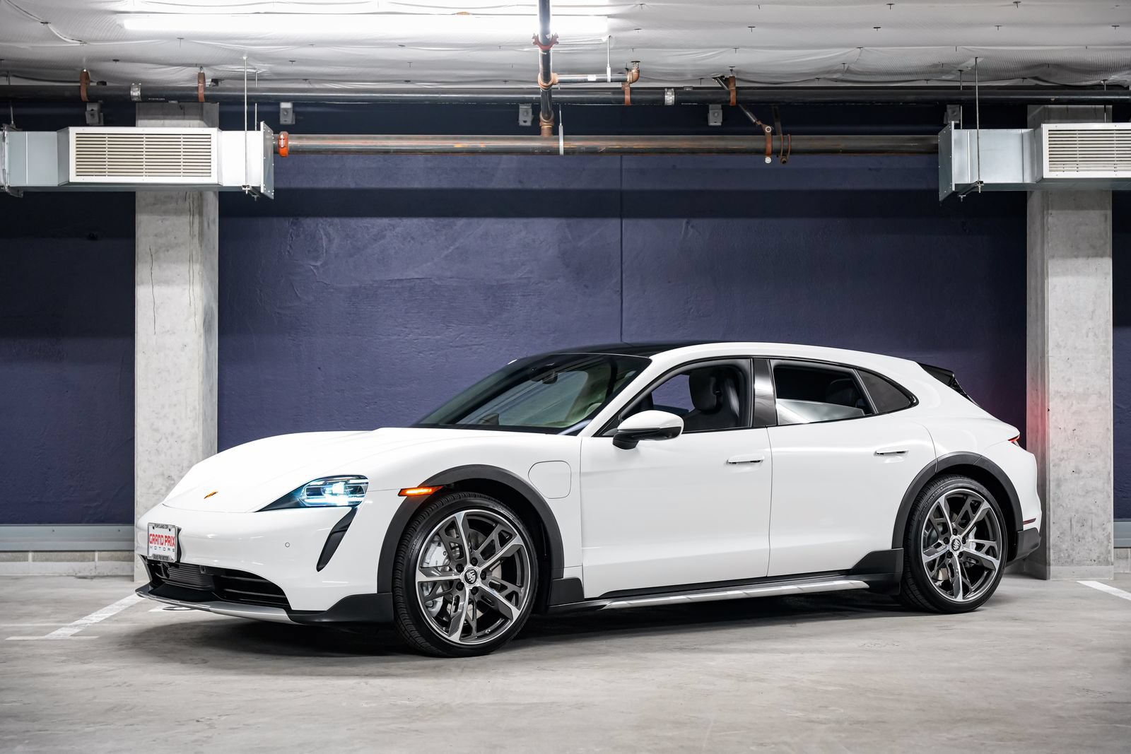 Used 2023 Porsche Taycan 4S AWD/4WD image 6