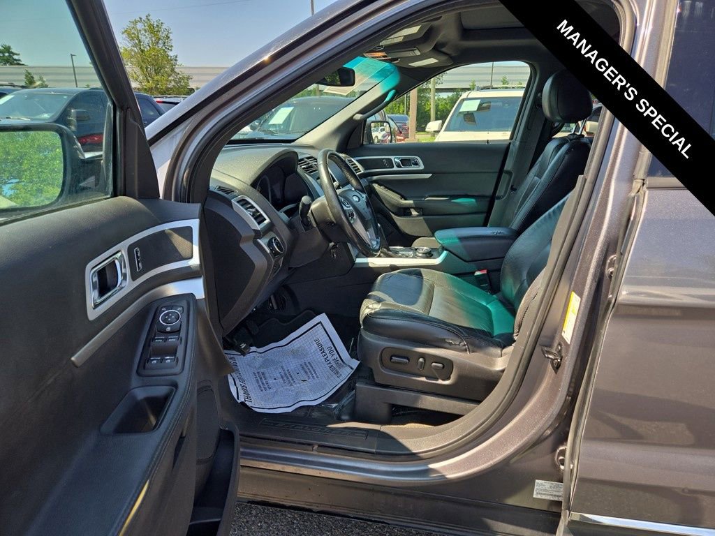 Used 2014 Ford Explorer XLT w/ Equipment Group 202A image 9