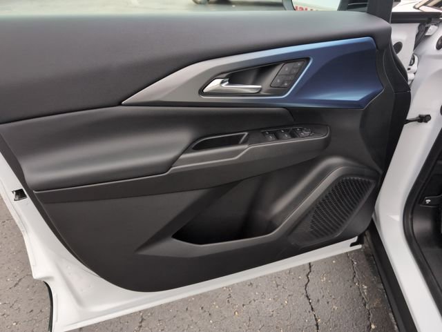 New 2025 Chevrolet Equinox EV LT image 14