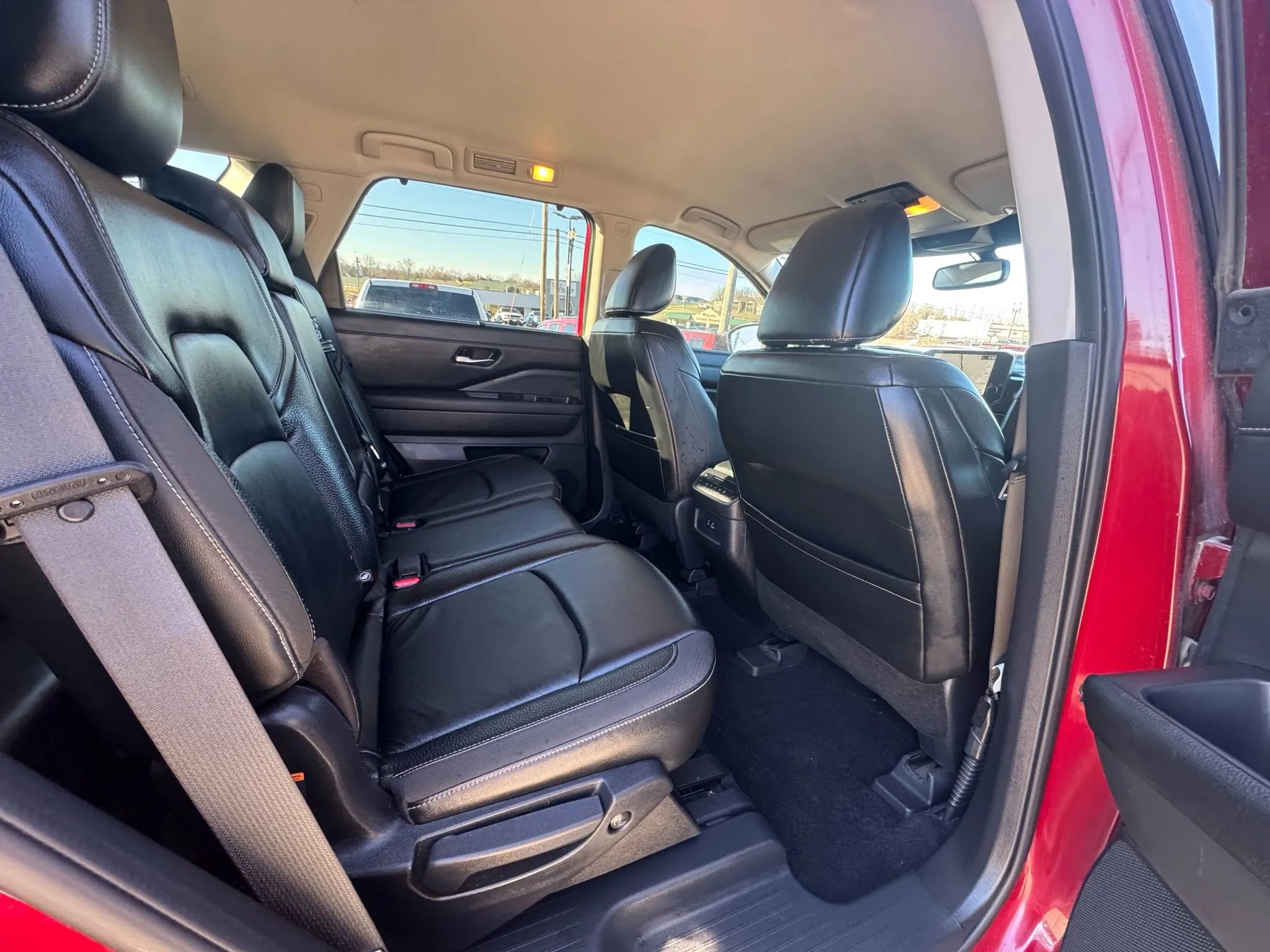 Used 2022 Nissan Pathfinder SL image 29