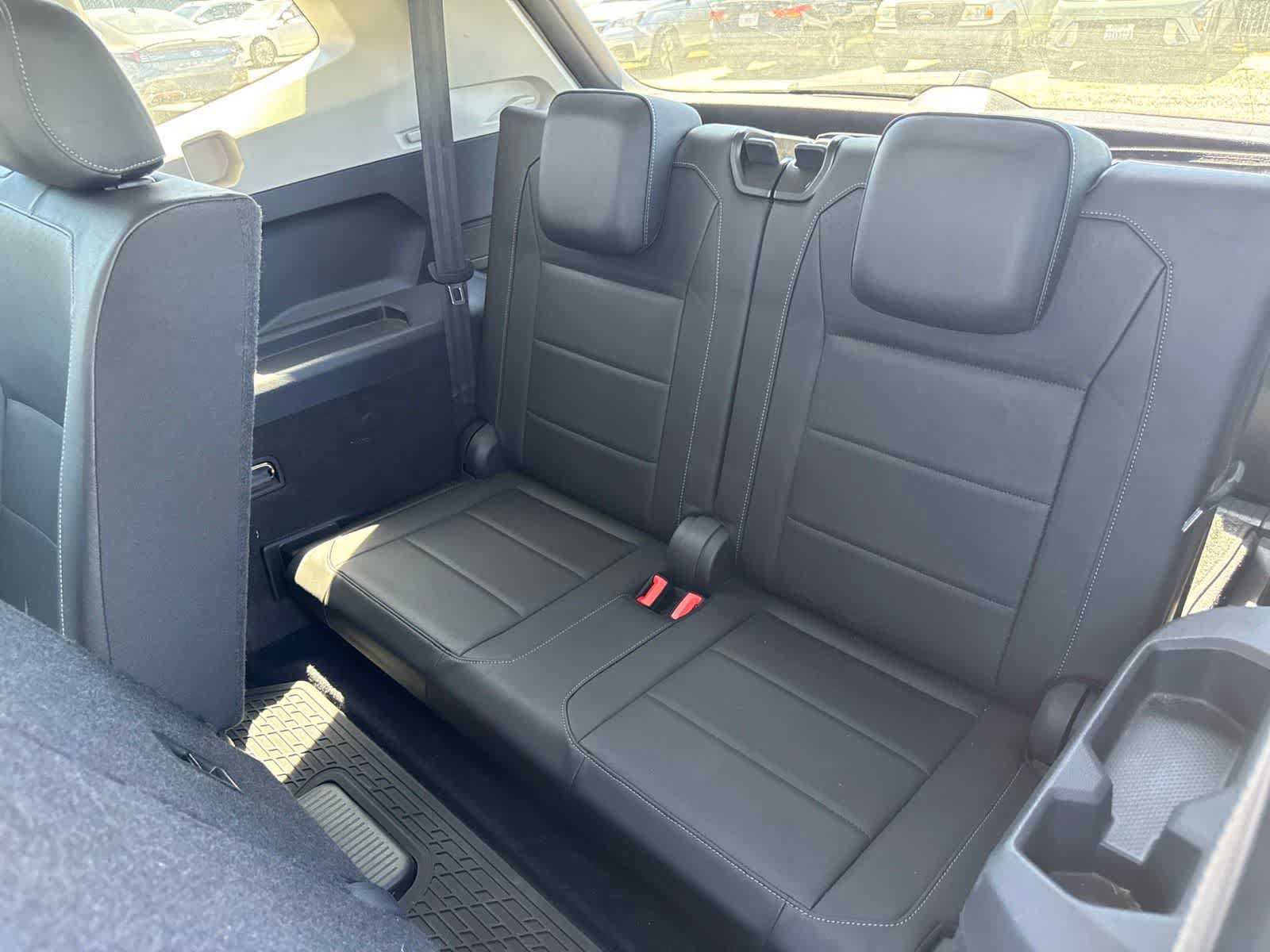 Used 2018 Volkswagen Tiguan SE FWD image 19