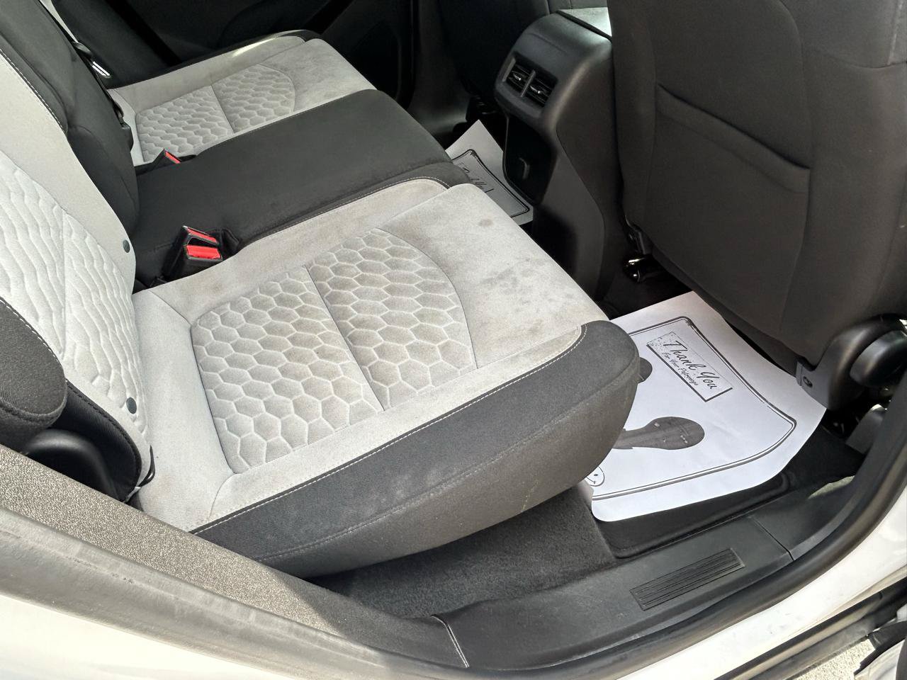 Used 2018 Chevrolet Equinox LT FWD image 11