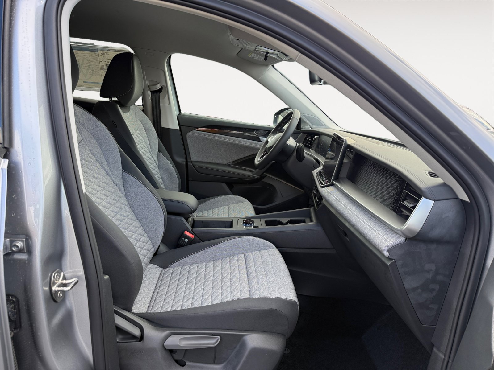 New 2026 Volkswagen Tiguan S AWD/4WD image 19