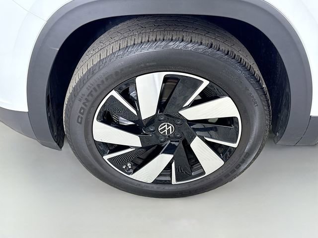 Used 2024 Volkswagen Atlas Cross Sport SE image 30
