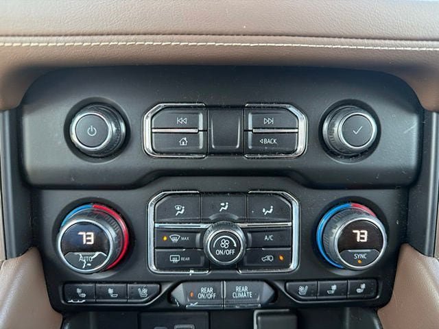 Used 2021 Chevrolet Suburban High Country w/ Premium Package AWD/4WD image 20