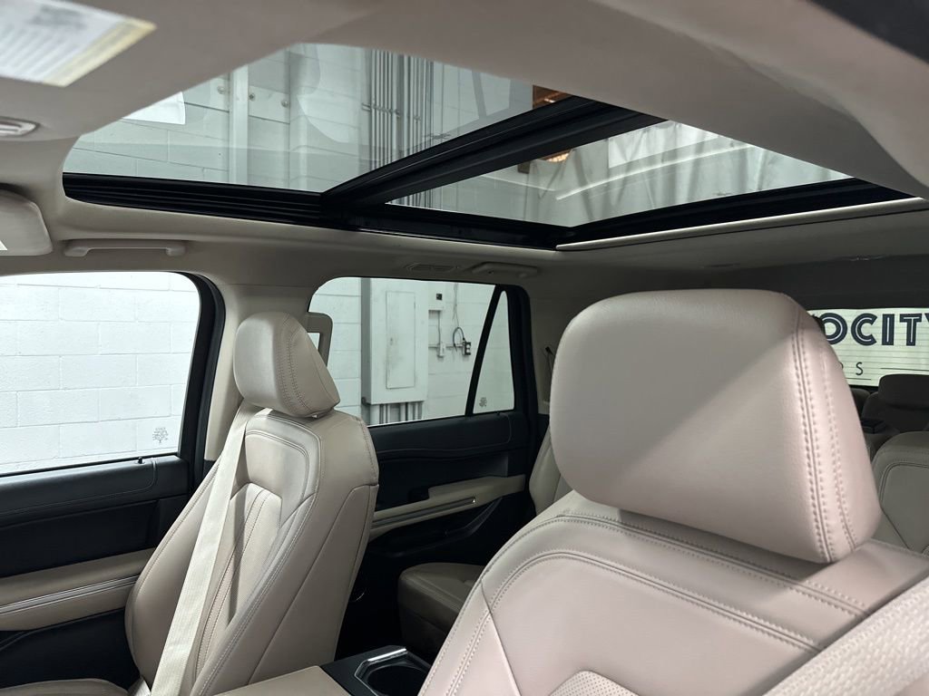 Used 2024 Ford Expedition Limited image 34