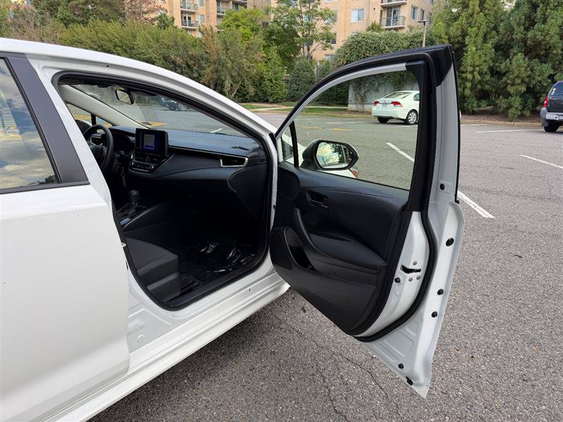 Used 2025 Toyota Corolla LE FWD image 19