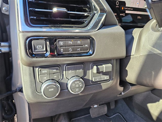 New 2025 GMC Yukon Elevation image 22