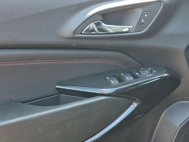 Used 2025 Chevrolet Trax RS w/ Driver Confidence Package FWD image 23