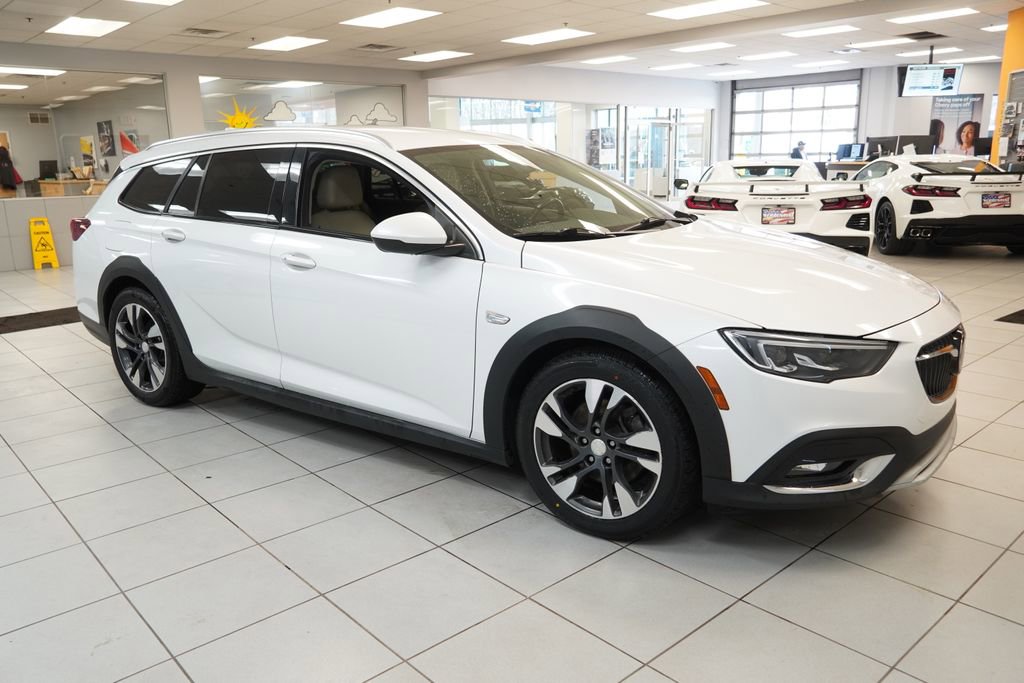Used 2018 Buick Regal Essence w/ Driver Confidence Package #1 image 14