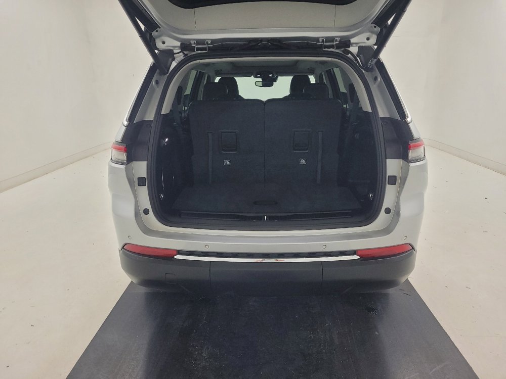 Used 2022 Jeep Grand Cherokee L Limited RWD image 29