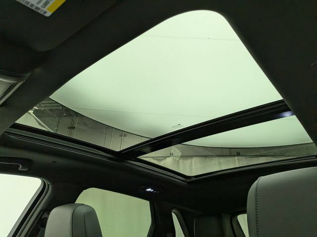 Used 2026 Cadillac XT5 Sportv w/ LPO, Floor Liner Package AWD/4WD image 19